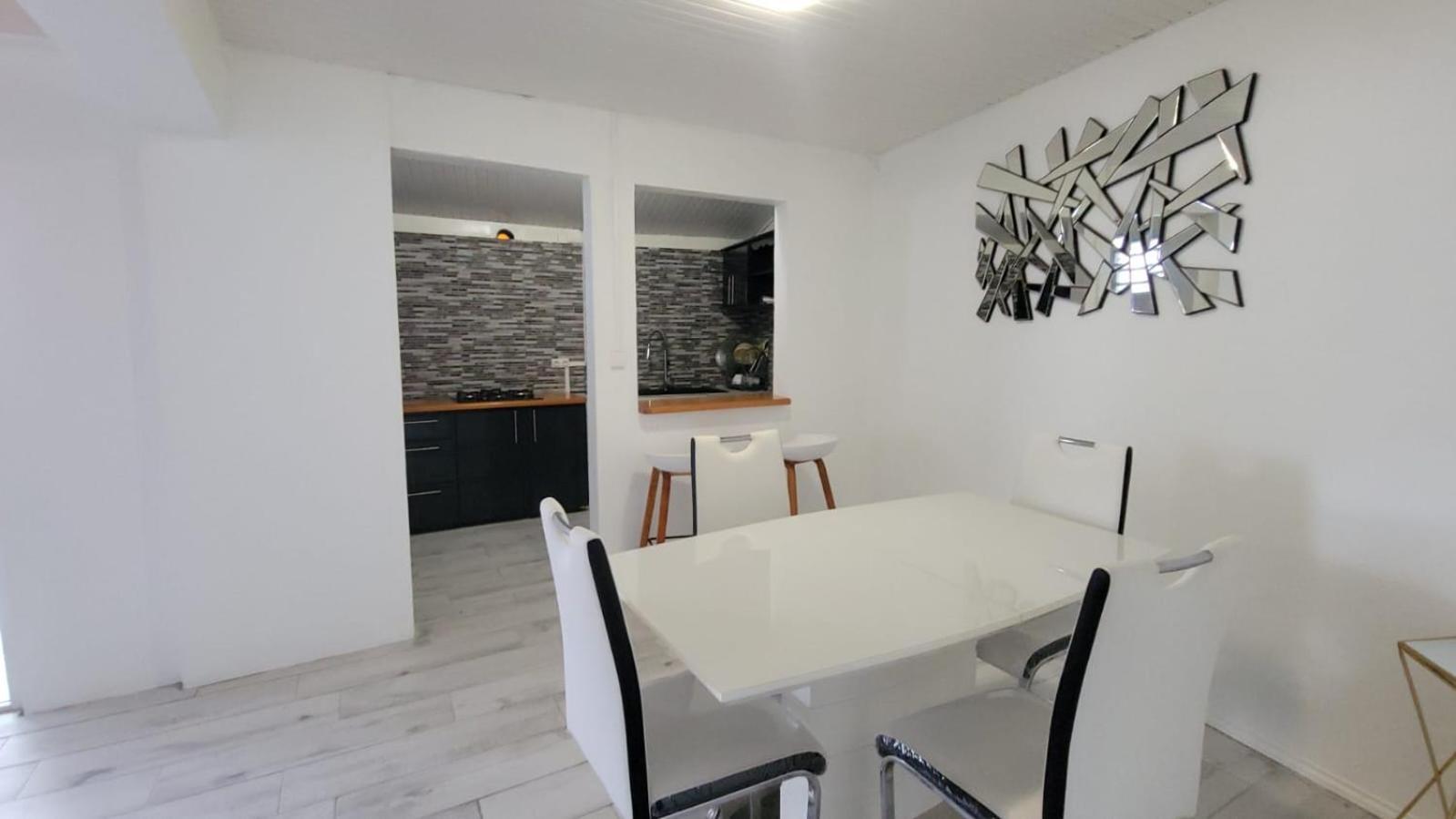 Maison D'Hanaya Le Marin Екстериор снимка