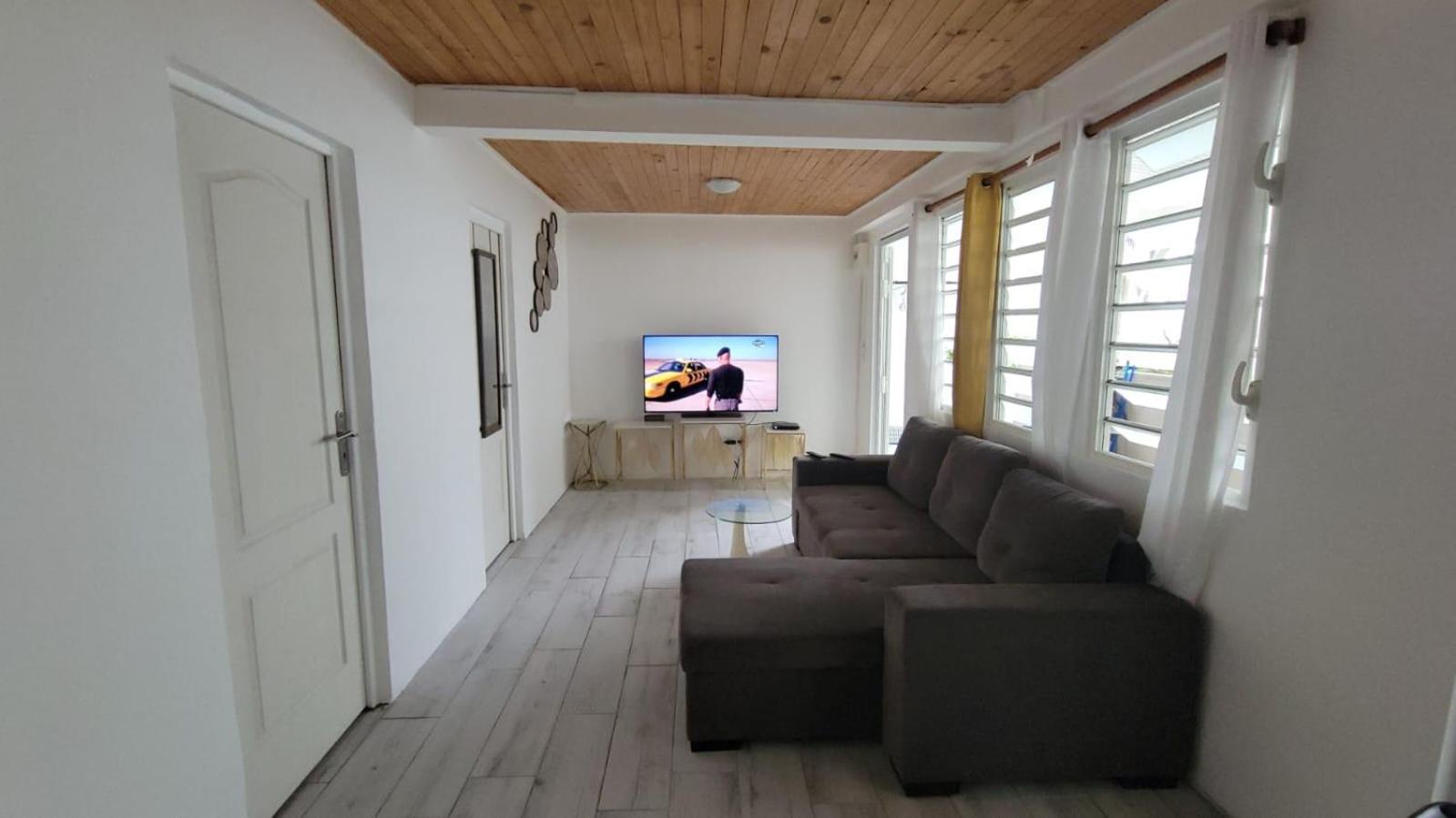 Maison D'Hanaya Le Marin Екстериор снимка