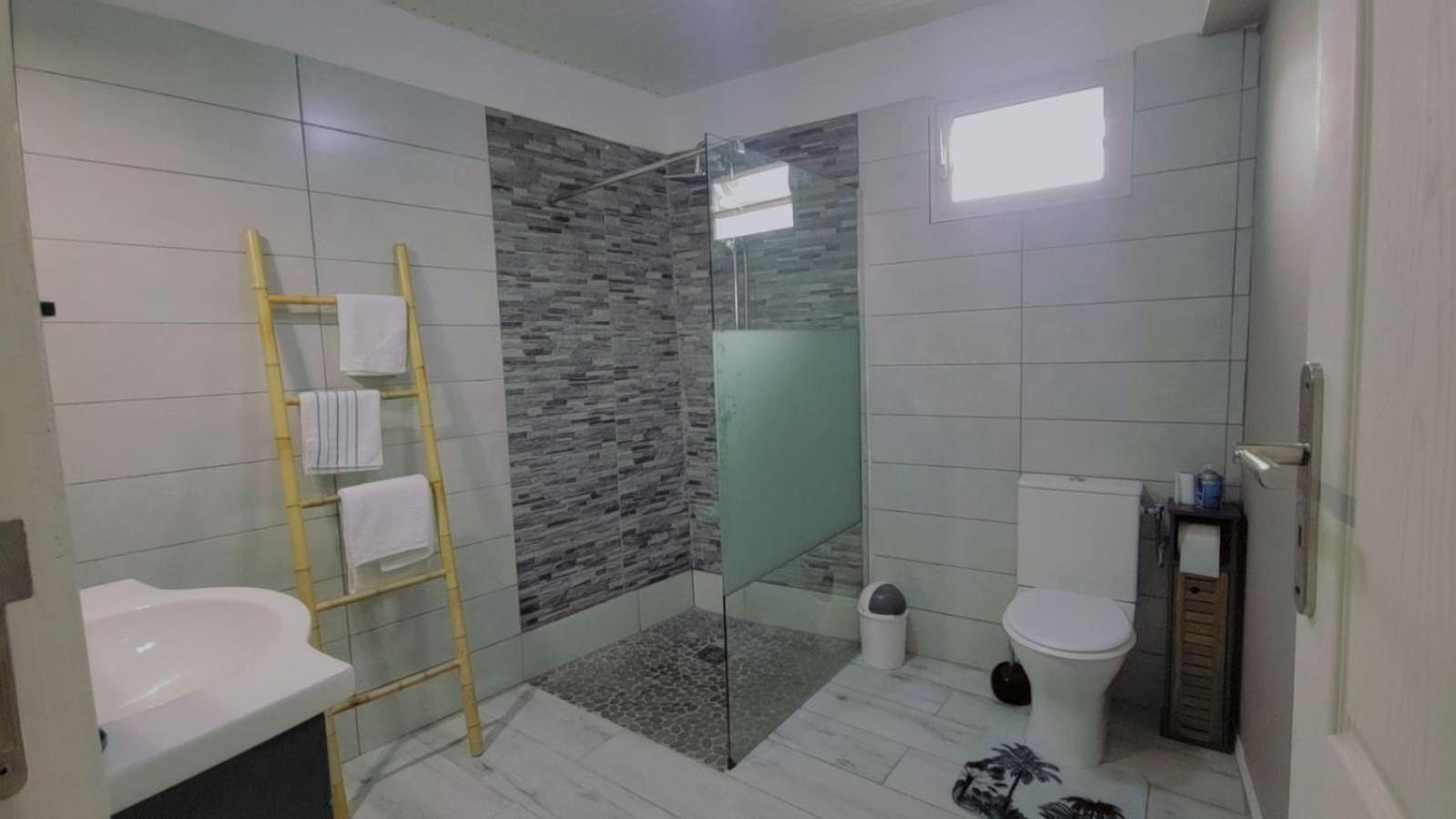 Maison D'Hanaya Le Marin Екстериор снимка